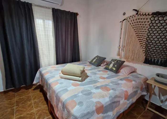 Casa 18 Personas Con Ac, Cocina Y A 10 Min De La Playa