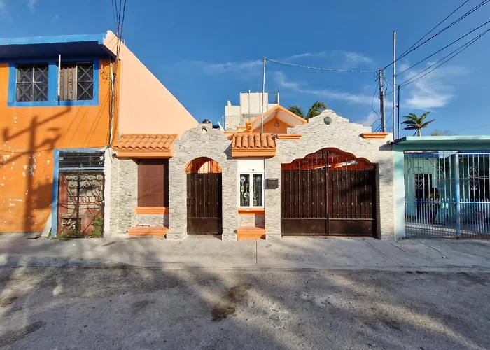 Holiday home Casa 18 Personas Con Ac, Cocina Y A 10 Min De La Playa Playa del Carmen